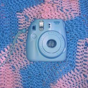 FUJIFILM INSTAX MINI POLAROID CAMERA